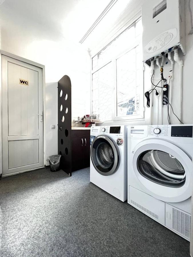 "Modeli" Hostel Tbilisi Bagian luar foto